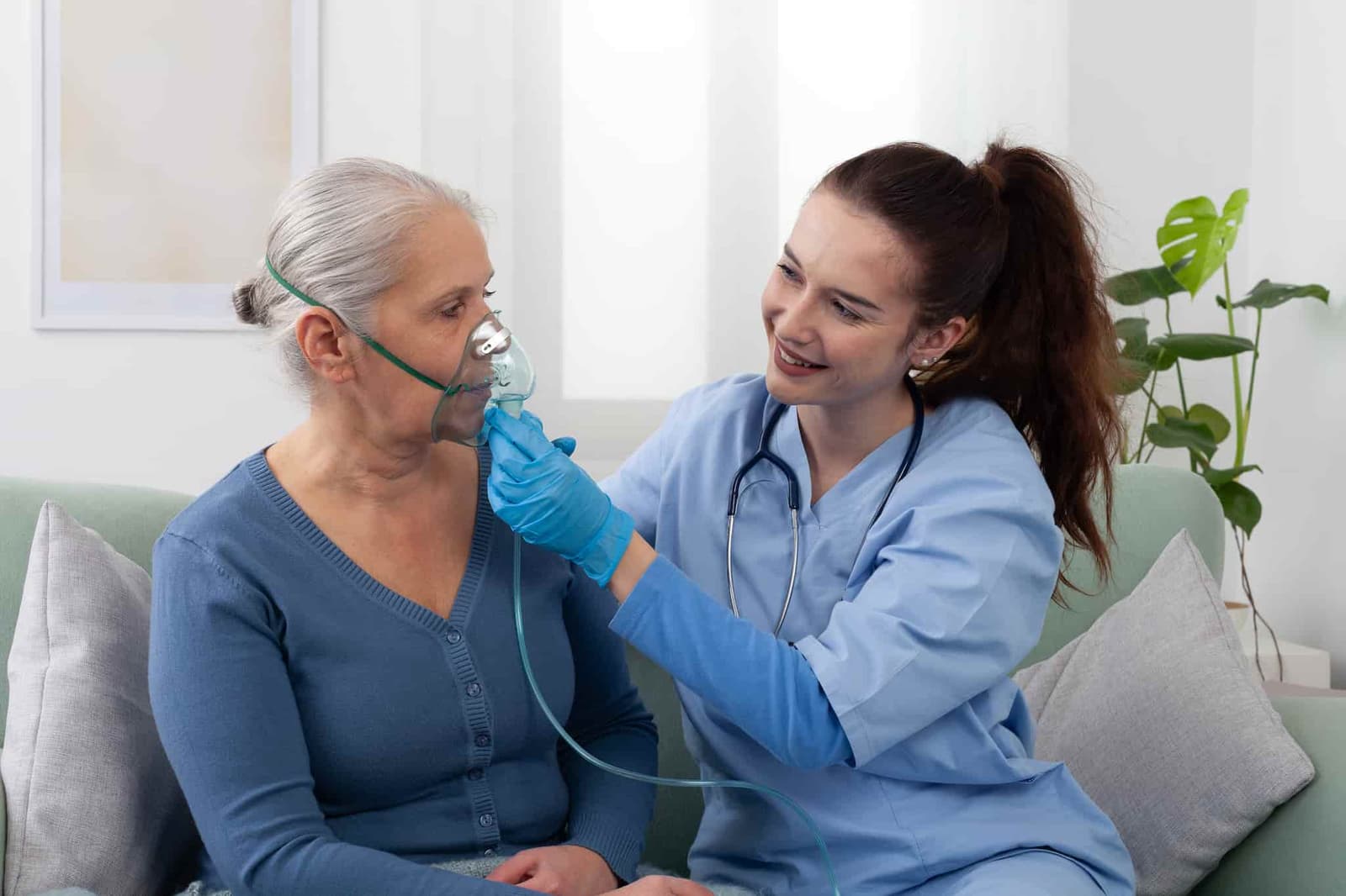 A hyperbaric oxygen mask used to deliver concentrated oxygen inside a pressurized chamber.